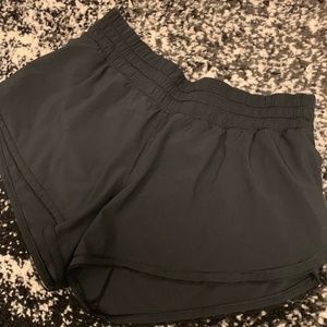 Lululemon Black Seek The Heat Short II Mesh Lining